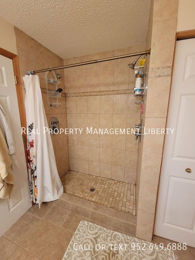 10415 Ponds Way - Photo 3 of 5