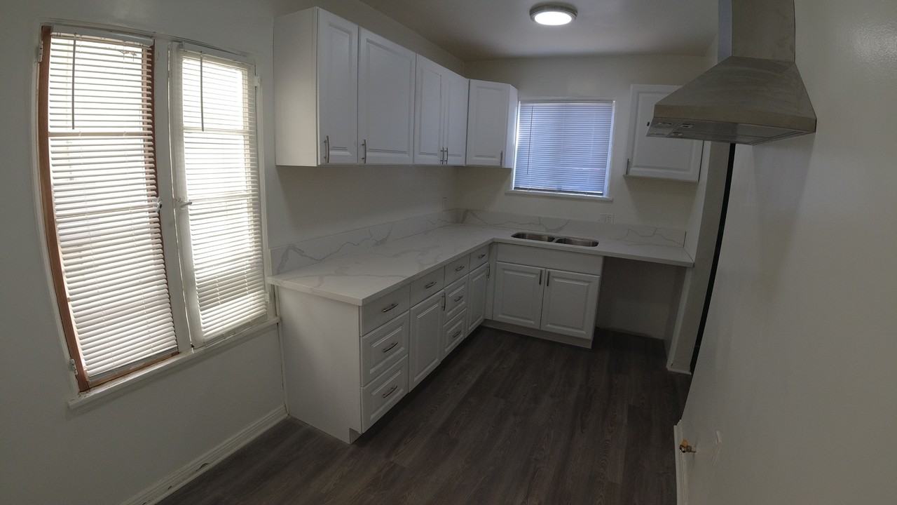 1501 12th Ave #1-2 - Photo 4 of 18