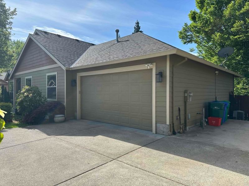 16138 Ne Wasco Ct - Photo 2 of 20