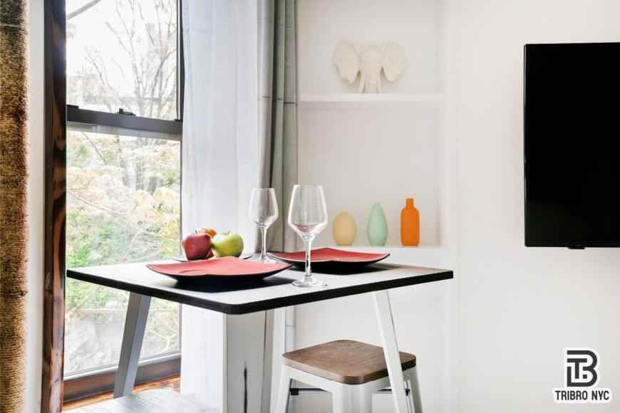 513 W 48th St - Photo 7 of 8