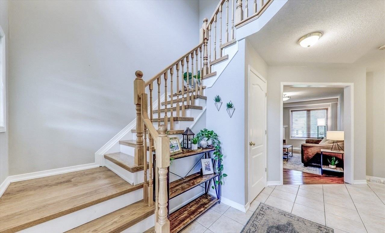 114 Udell Way - Photo 2 of 8