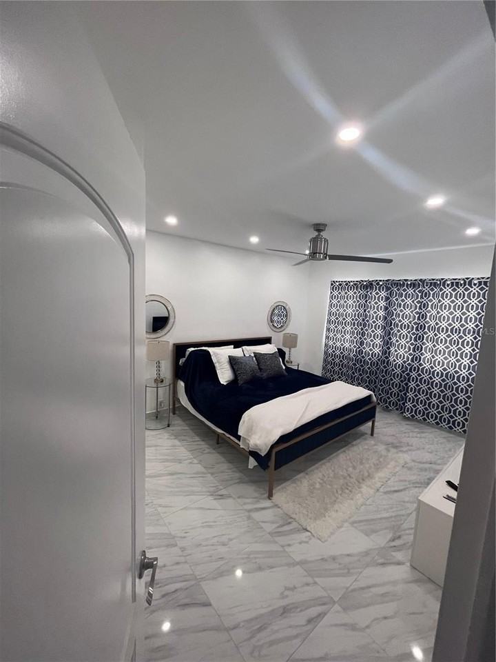 880 Mandalay Ave #S302 - Photo 7 of 22