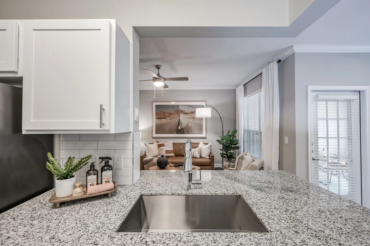 Kingwood Dr #RK2 - Photo 6 of 8