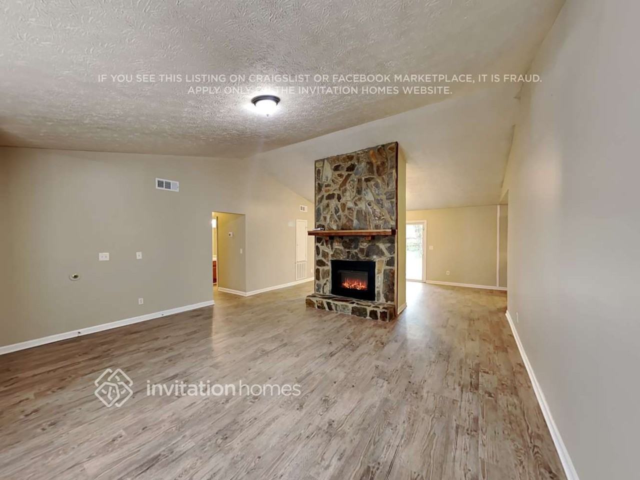 86 Hartley Way Ne - Photo 4 of 14