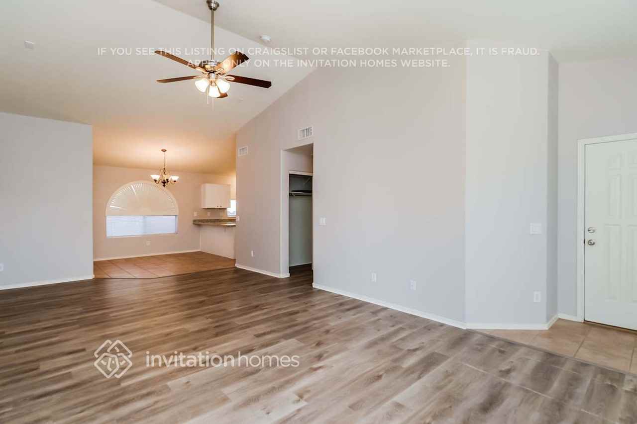 9811 E Olla Ave - Photo 3 of 12