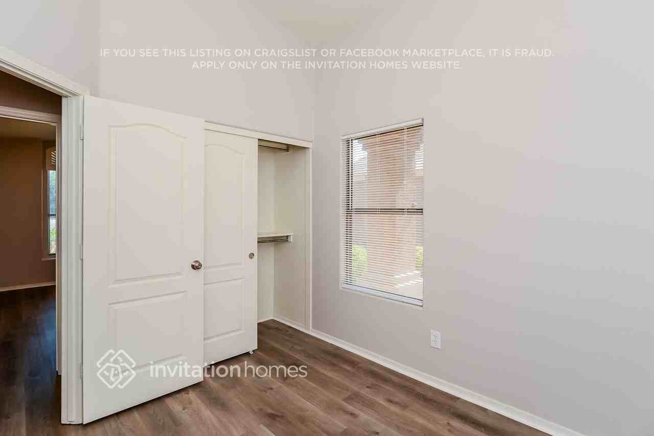 9811 E Olla Ave - Photo 6 of 12