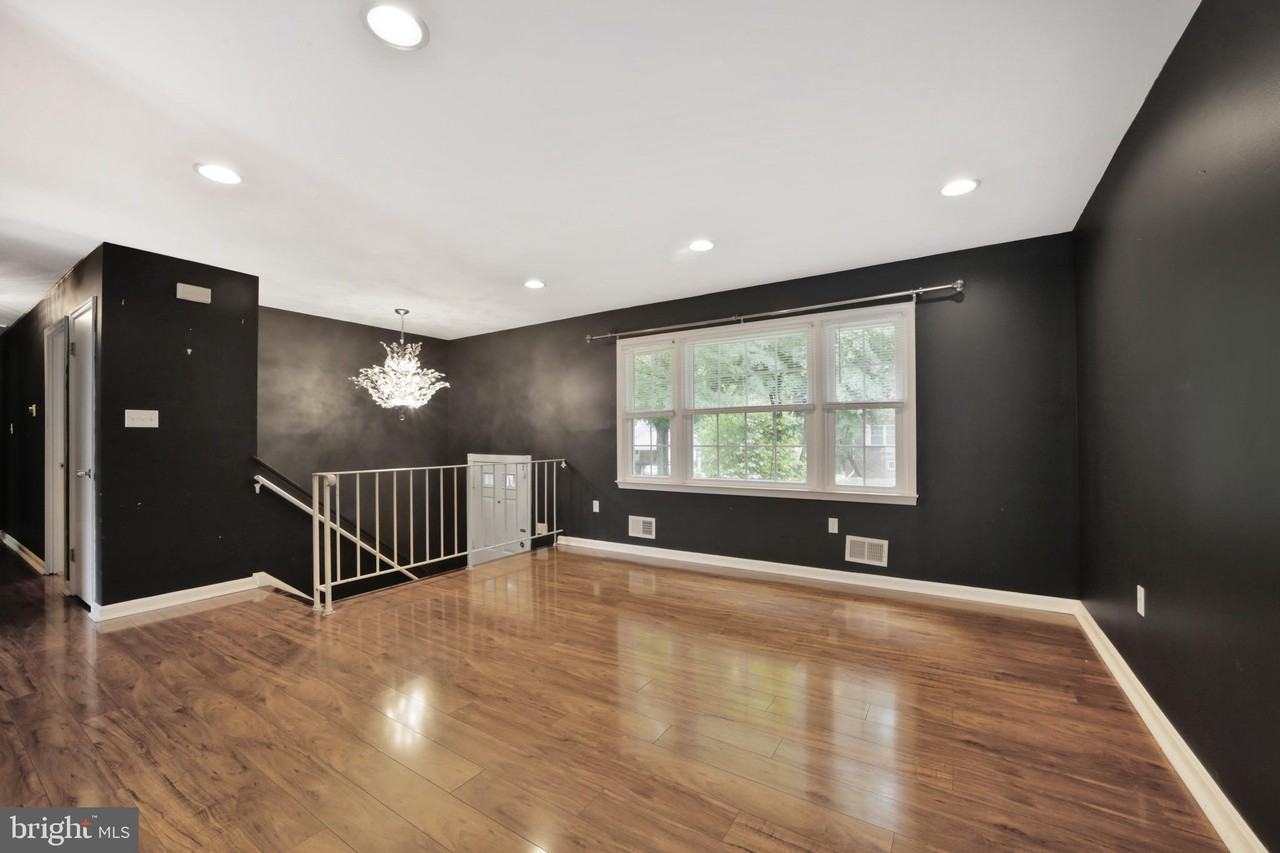 1602 Lorelei Dr - Photo 2 of 17