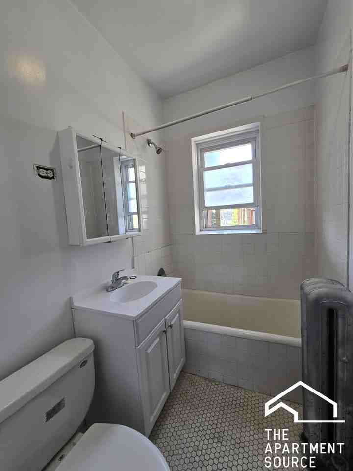 4318 N Spaulding Ave #2 - Photo 5 of 9