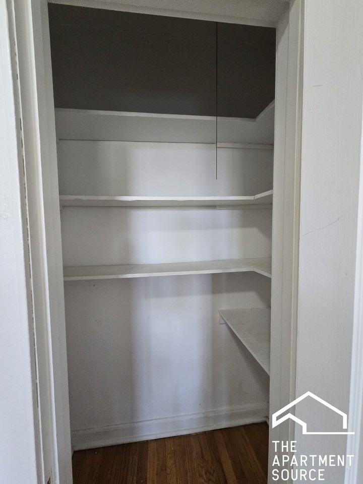 4318 N Spaulding Ave #2 - Photo 4 of 9