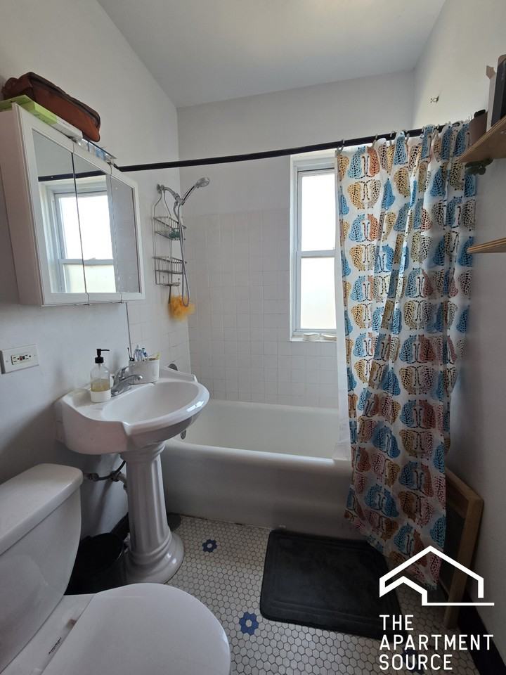 2474 W Pensacola Ave #3 - Photo 3 of 11