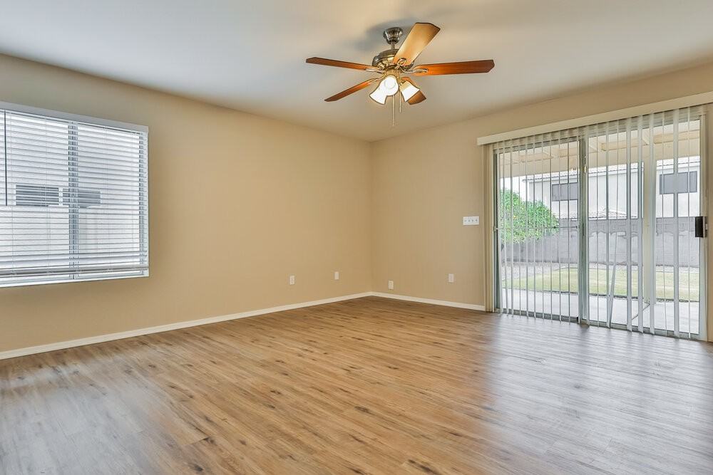 942 E Whitten St - Photo 5 of 17