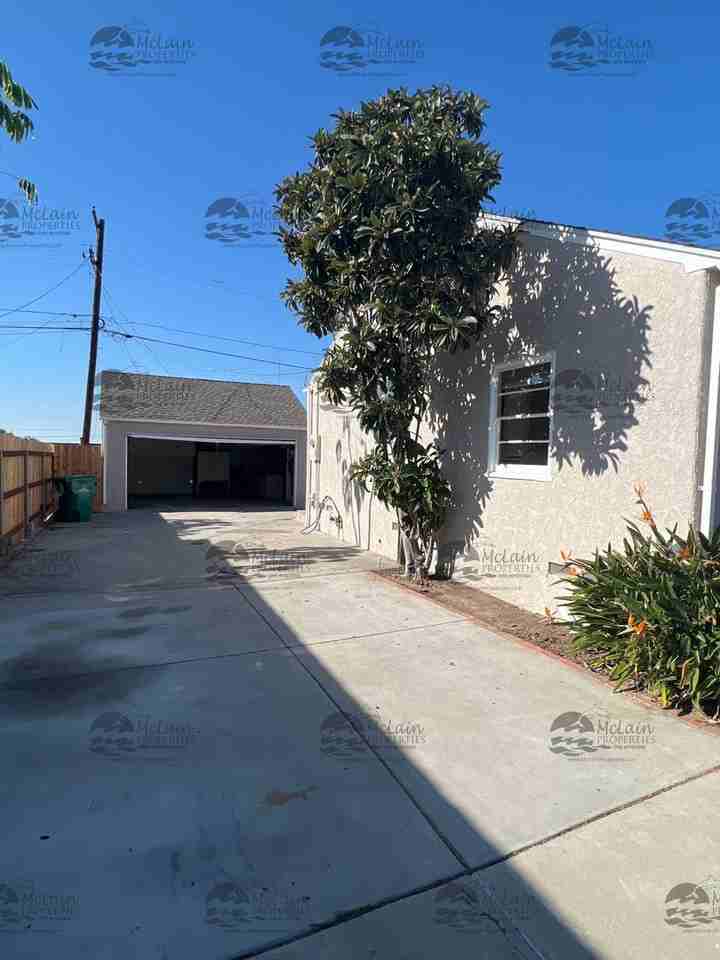4246 Corinth St - Photo 5 of 34