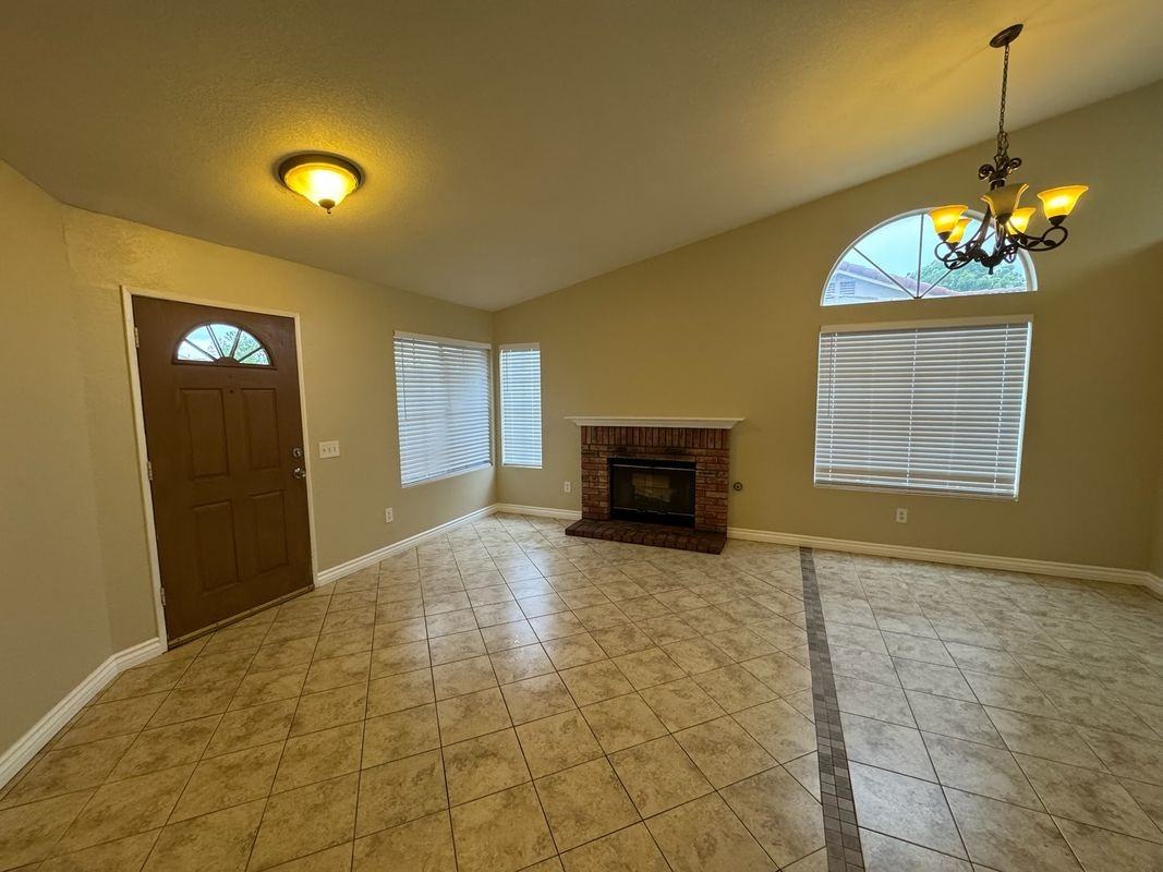 4605 Acapulco St - Photo 2 of 17