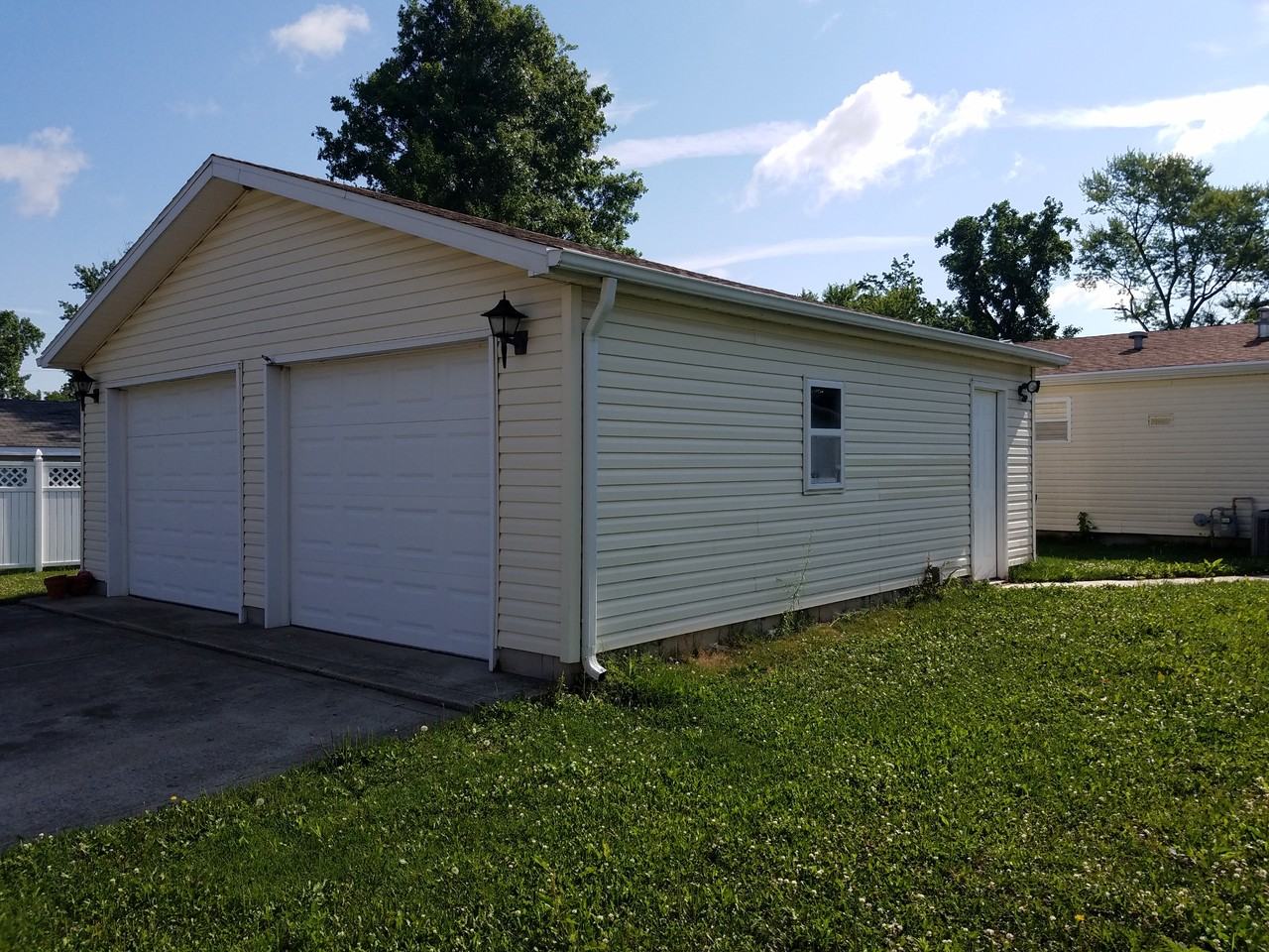 103 N Vine St #NA - Photo 2 of 3