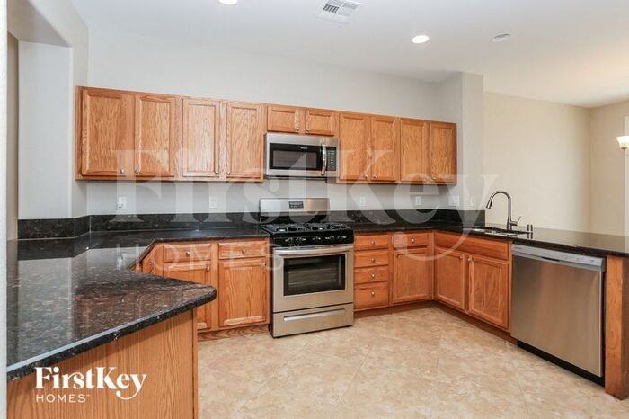 8920 El Diablo St - Photo 3 of 6