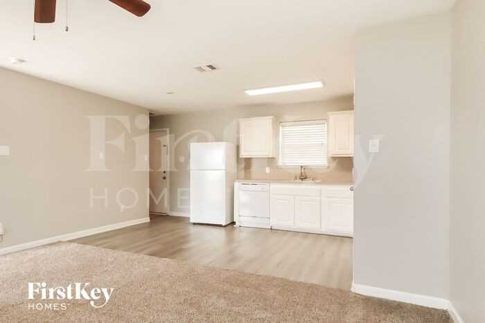 2621 Marlin Dr - Photo 2 of 6