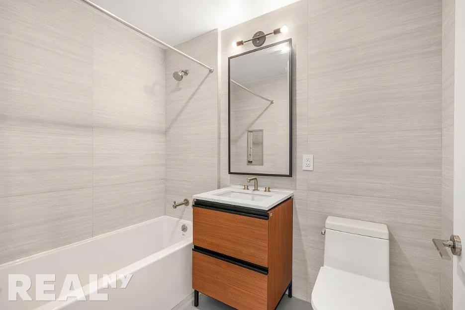 Linden Boulevard #D21G - Photo 7 of 17