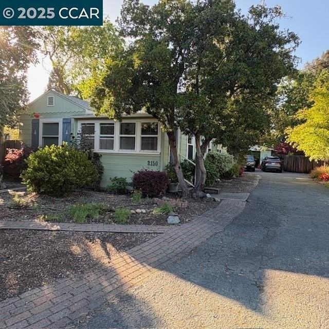 2150 Whyte Park Ave - Photo 4 of 50