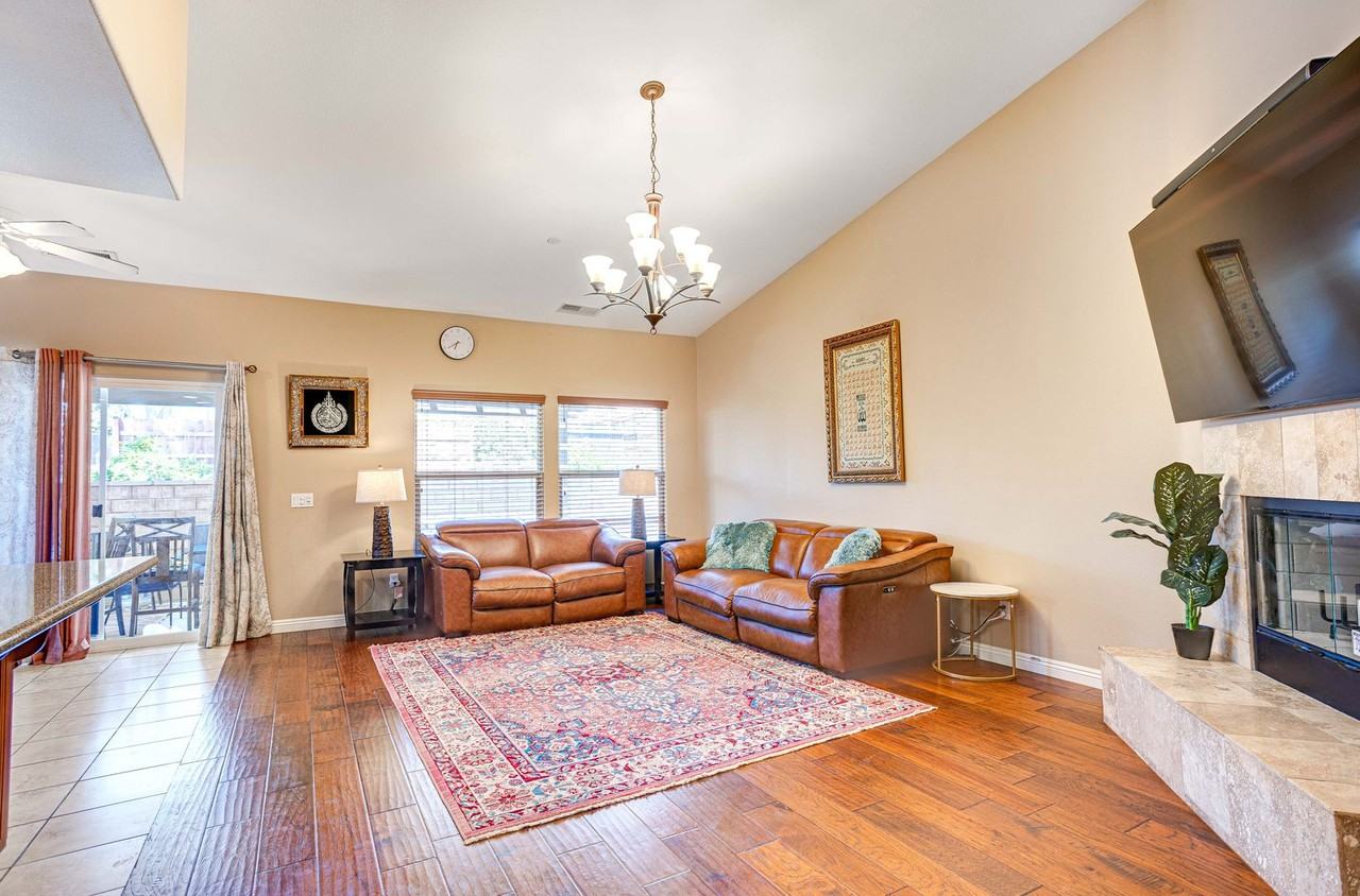 635 Dimaio Way - Photo 2 of 40