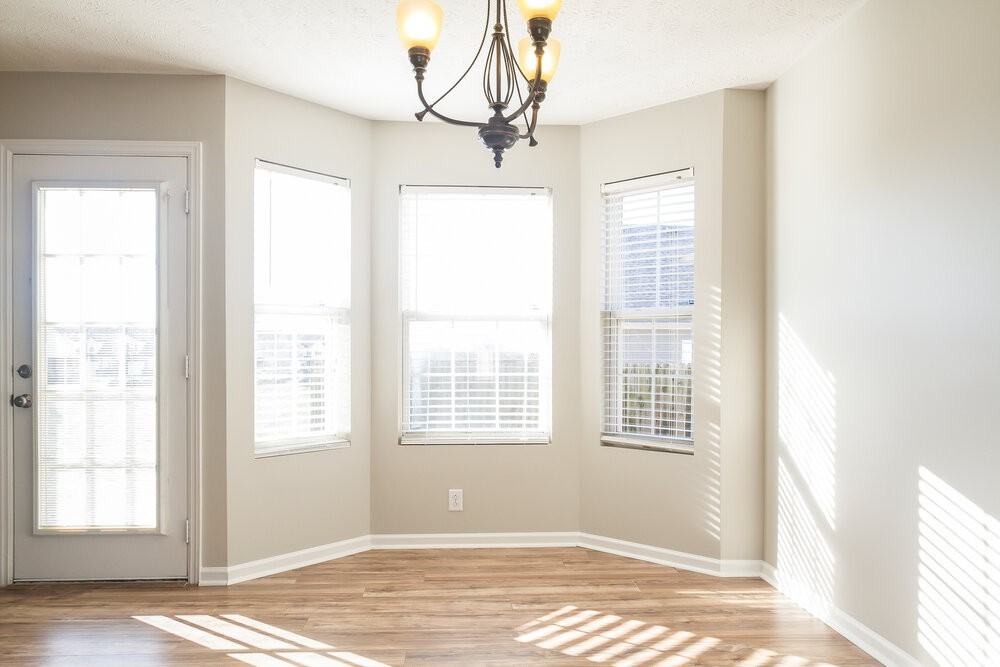5039 Tabitha St - Photo 4 of 15