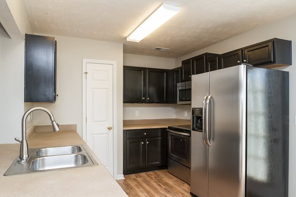 5039 Tabitha St - Photo 5 of 15