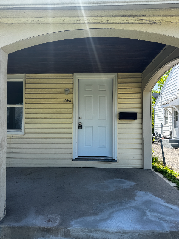 1024 Cherry Dr - Photo 2 of 17