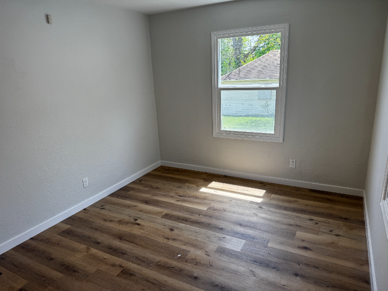 1024 Cherry Dr - Photo 3 of 17