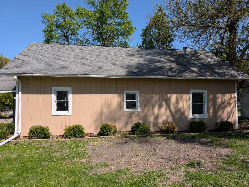 602 8th Ave W - Photo 3 of 14