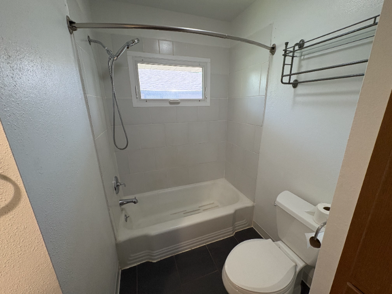 1620/1622 63Rd St #1620 - Photo 6 of 11