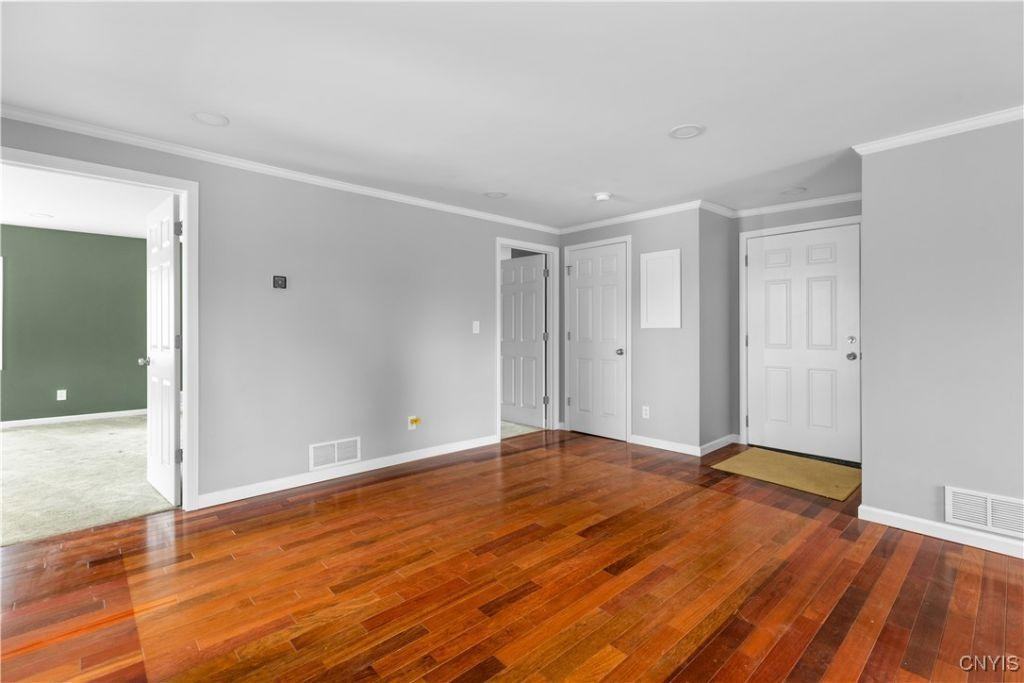 238 Oriskany Blvd - Photo 2 of 16