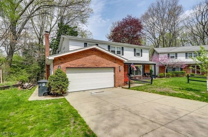 896 Cliffside Dr - Photo 2 of 35