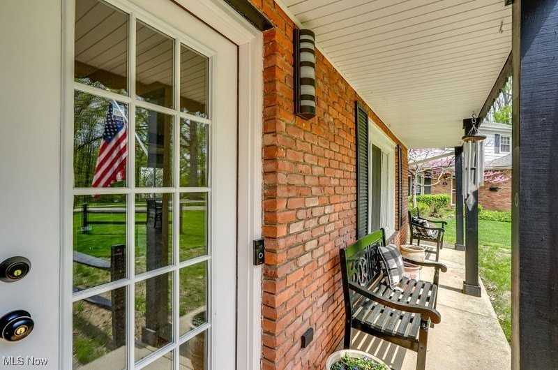 896 Cliffside Dr - Photo 3 of 35