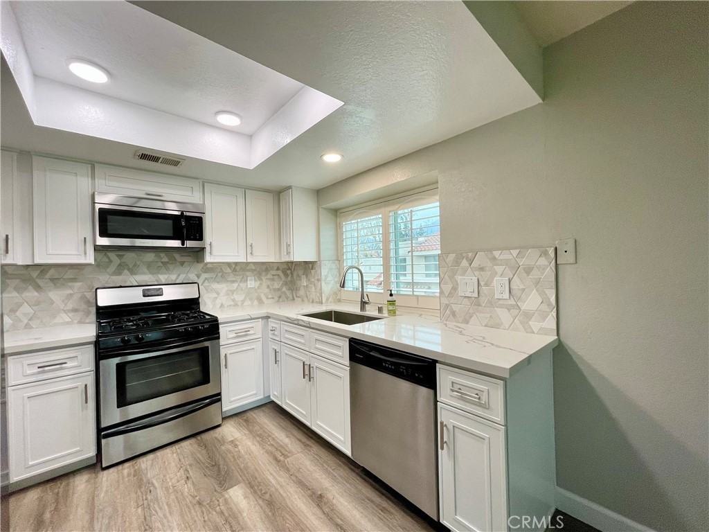 9753 La Jolla Drive C C - Photo 3 of 22