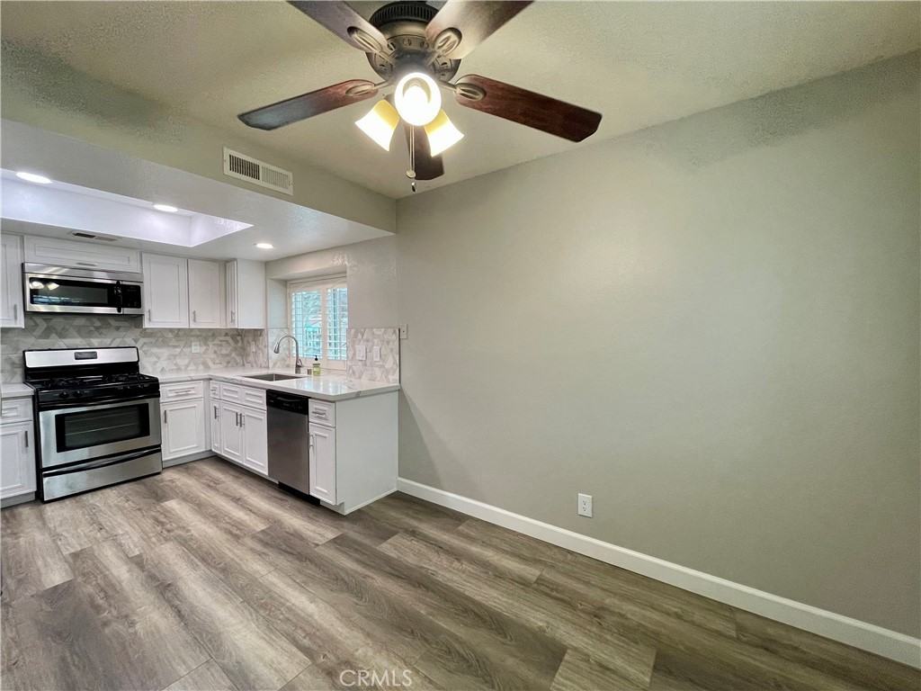 9753 La Jolla Drive C C - Photo 4 of 22