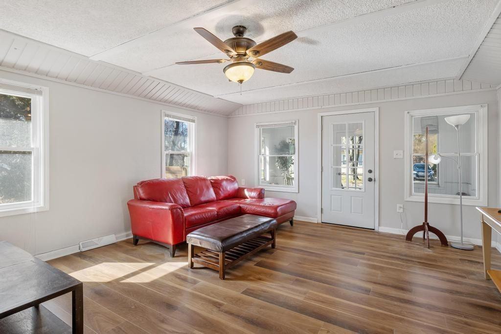 3040 Inman St - Photo 3 of 25