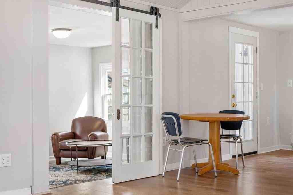 3040 Inman St - Photo 5 of 25