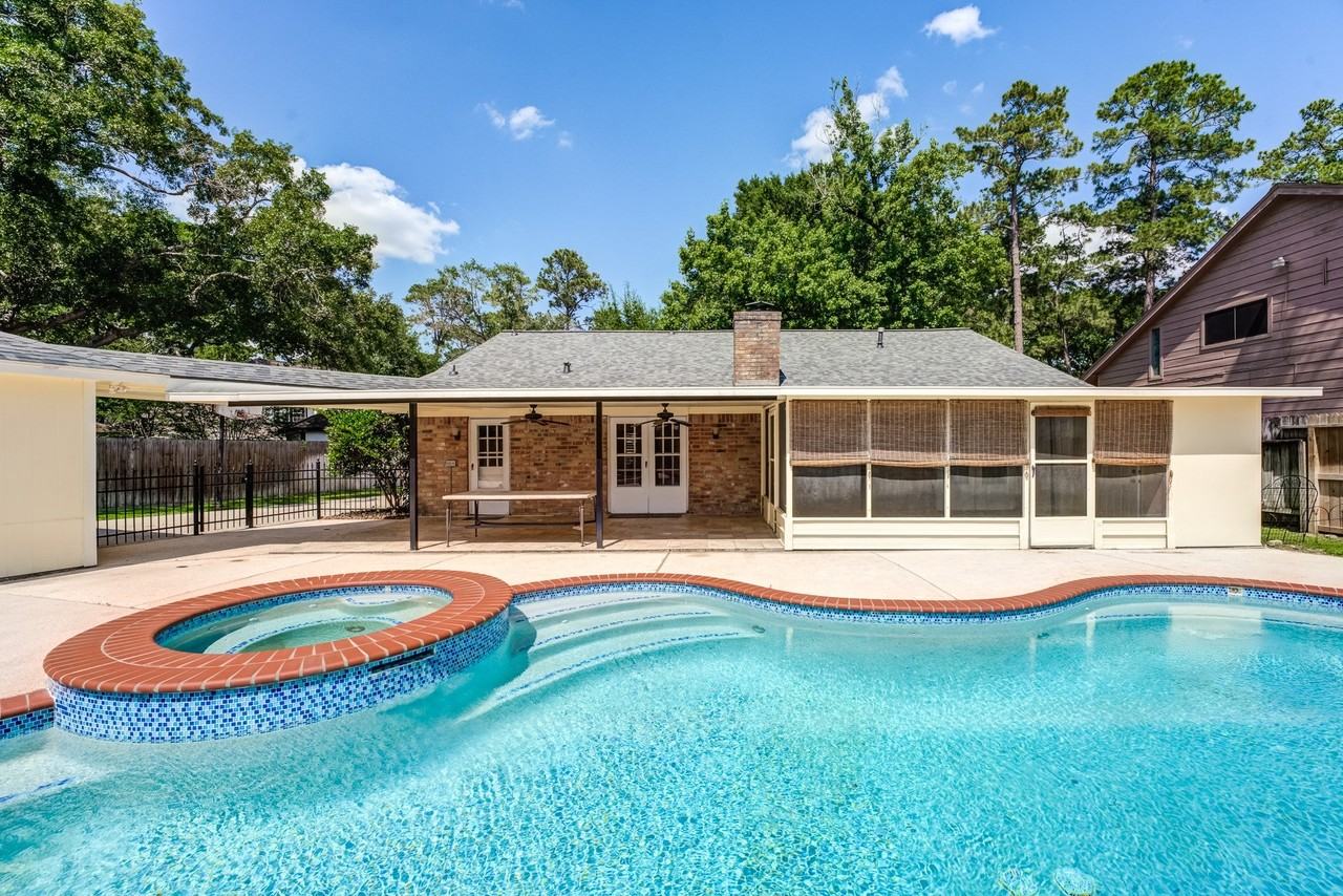 19611 Enchanted Spring Dr - Photo 2 of 16