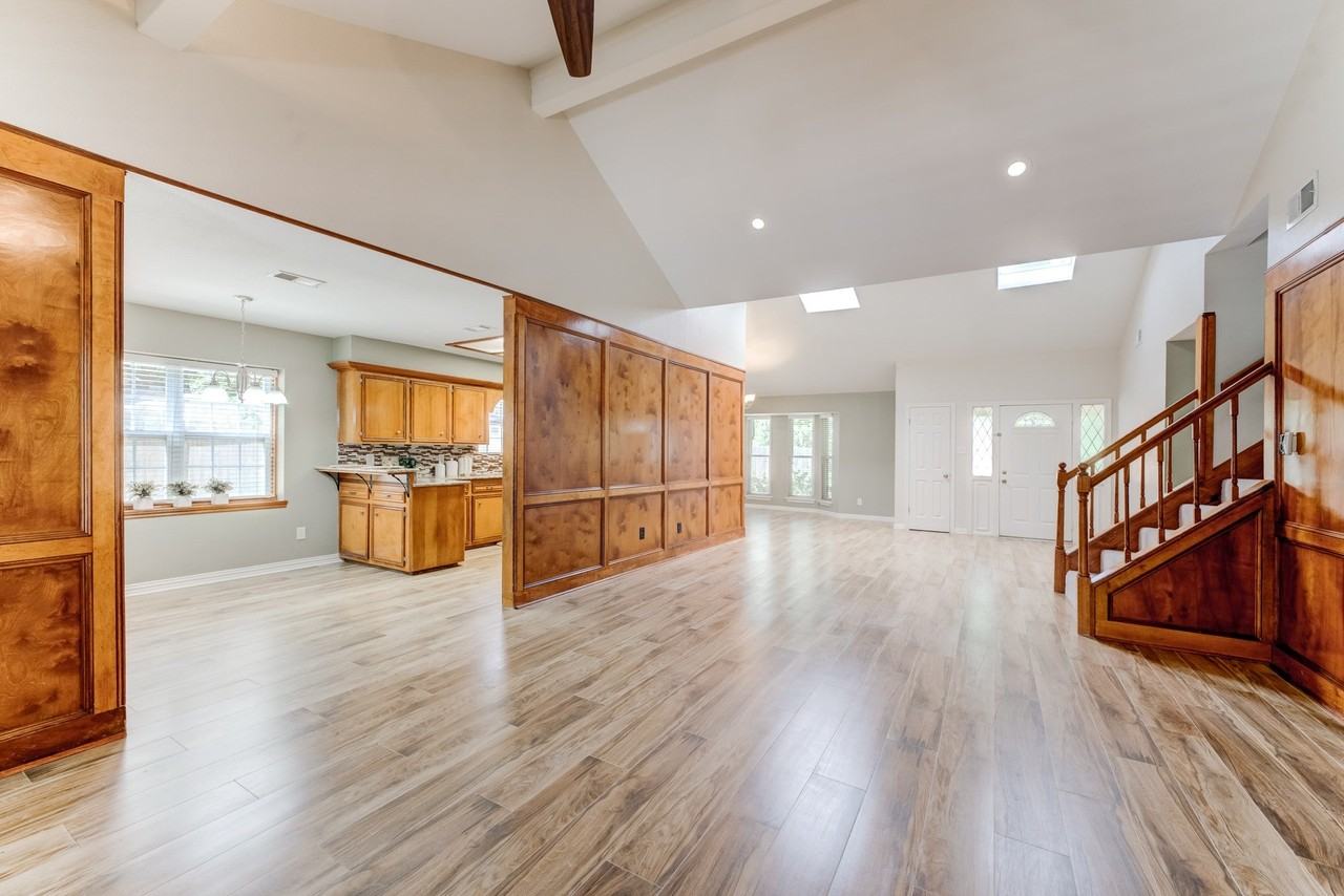 19611 Enchanted Spring Dr - Photo 5 of 16