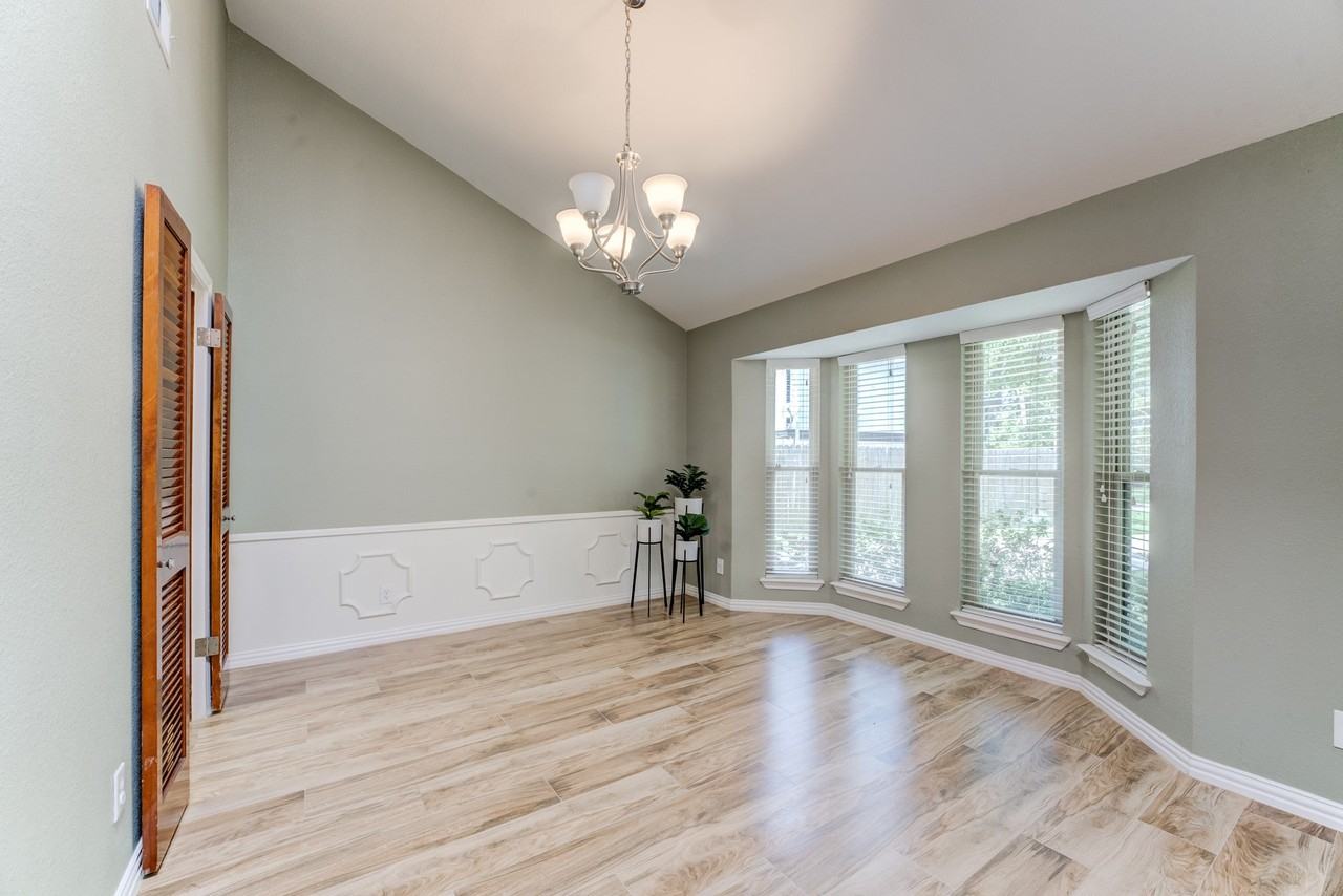 19611 Enchanted Spring Dr - Photo 6 of 16