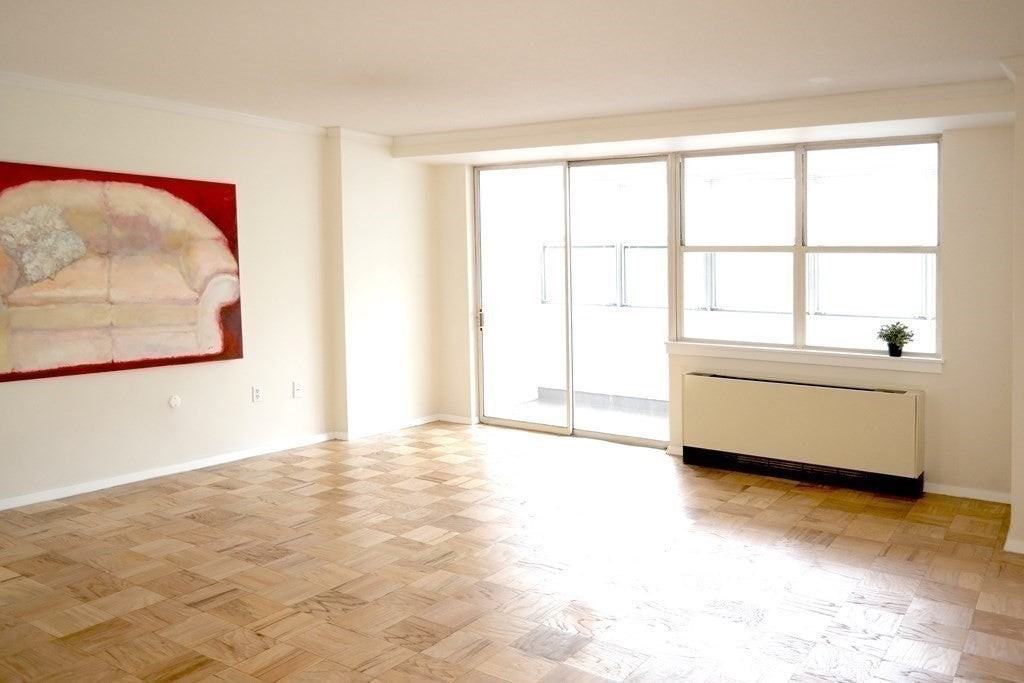 9 Hawthorne Pl - Photo 7 of 12