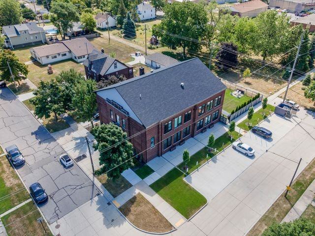 785 Forest St - Photo 3 of 39