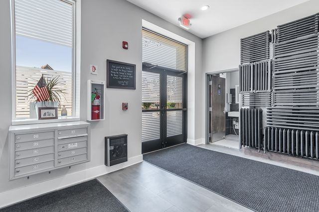 785 Forest St - Photo 7 of 39