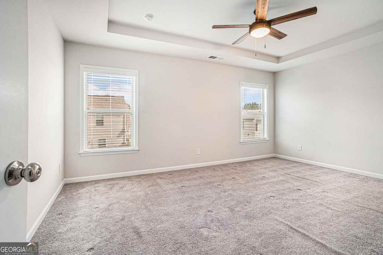 3320 Reagan Way - Photo 6 of 16