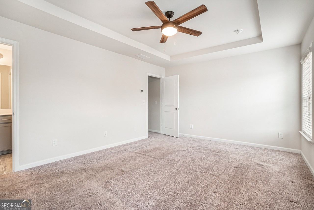 3320 Reagan Way - Photo 7 of 16