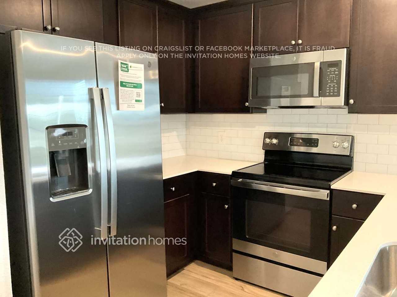 1346 Mosely Cir - Photo 4 of 12