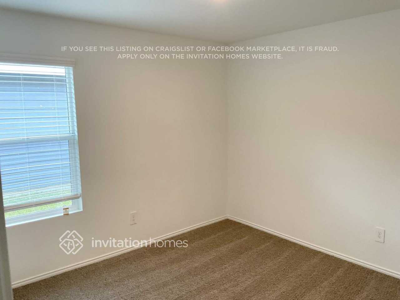 1346 Mosely Cir - Photo 7 of 12