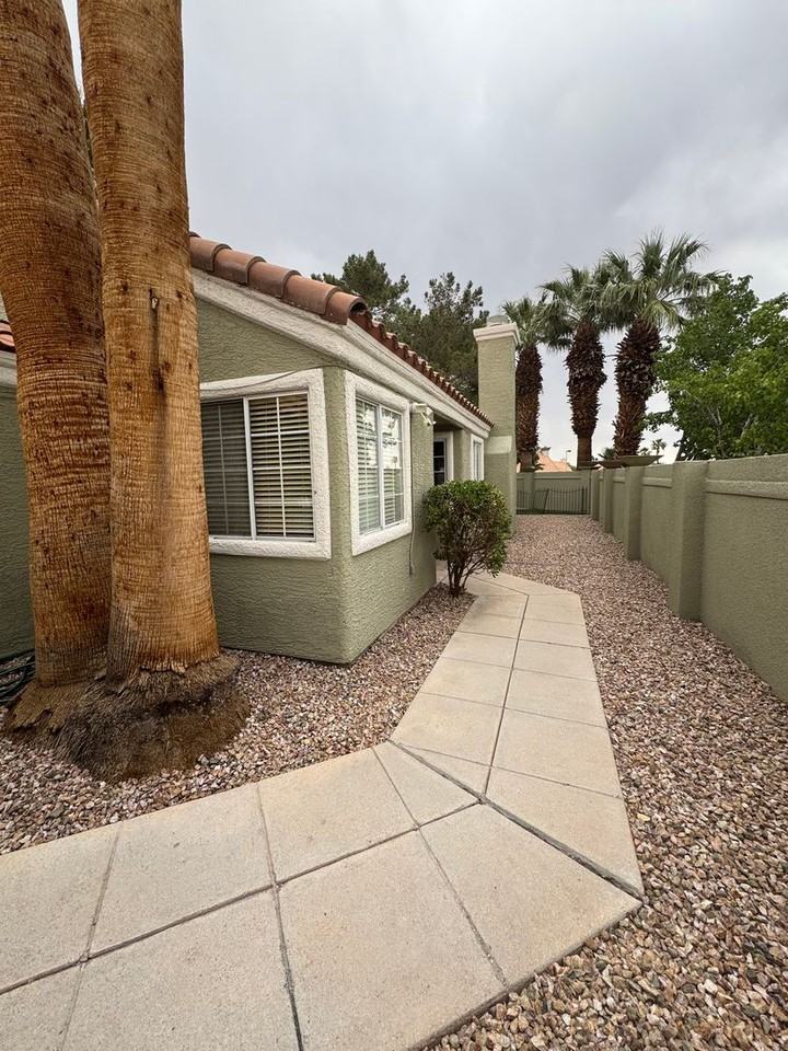 9224 Kentucky Oaks Dr - Photo 3 of 23
