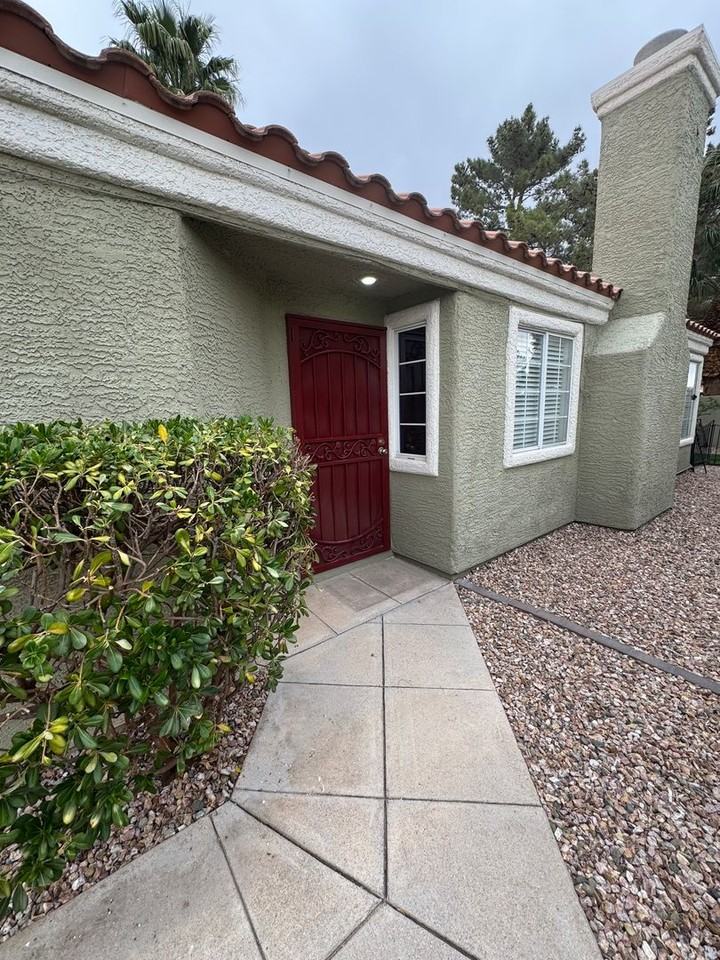 9224 Kentucky Oaks Dr - Photo 4 of 23