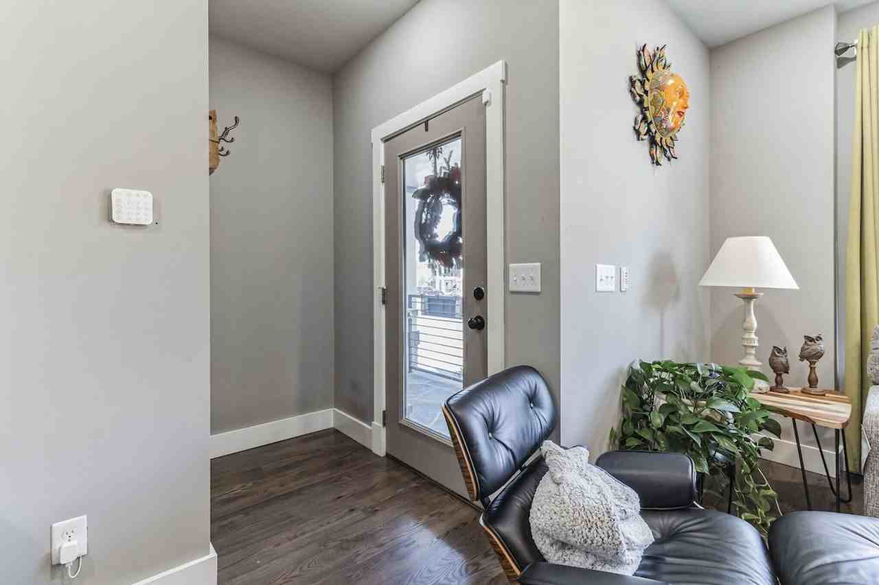 228 22nd St - Photo 3 of 31