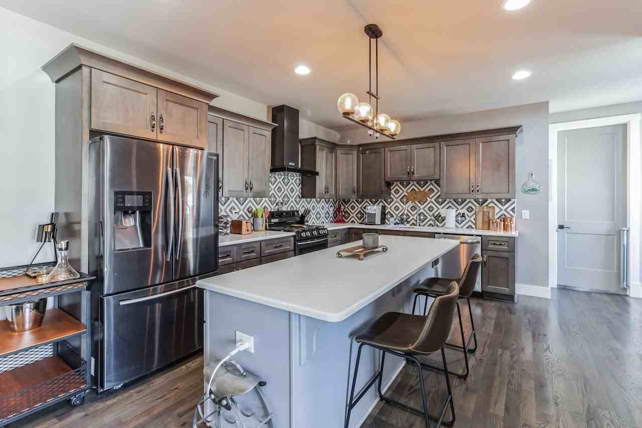228 22nd St - Photo 6 of 31